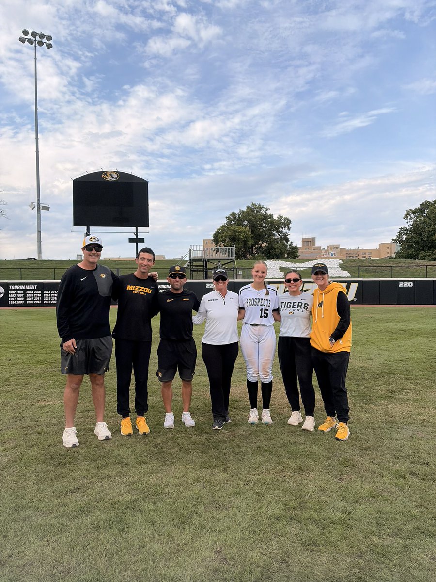 KaelinSava2029's tweet photo. I had a great time at the Mizzou Show-Me ID camp. It was so nice to meet all of the players and coach’s! A big thank you to Coach Bella for helping me with my receiving and throwing behind the plate! @ChiProspects16u @MizzouSoftball @CoachLarissaA @CoachBella42 https://t.co/O0Uooe7c7s