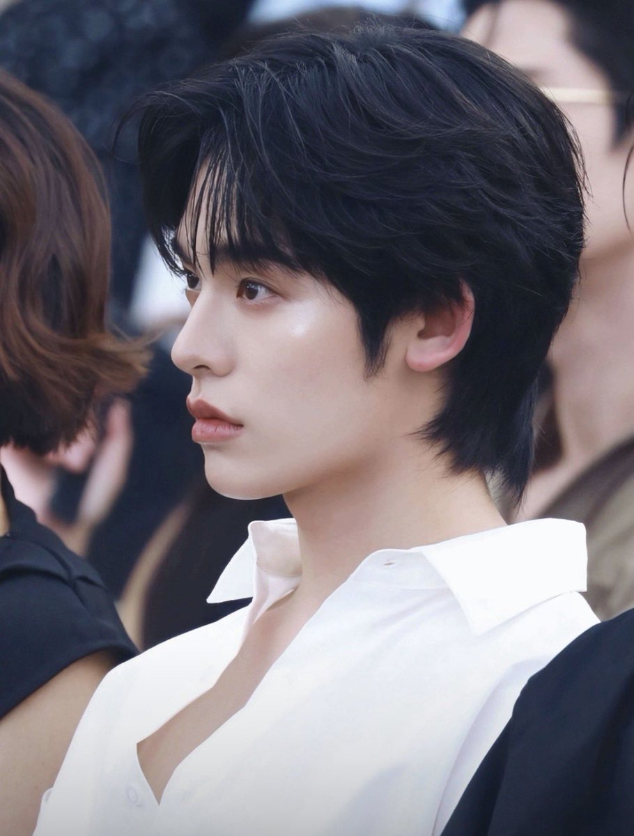 ttpdiariez's tweet photo. HELLO HIS VISUALS ARE INSANE. https://t.co/i9Hj9inRD6