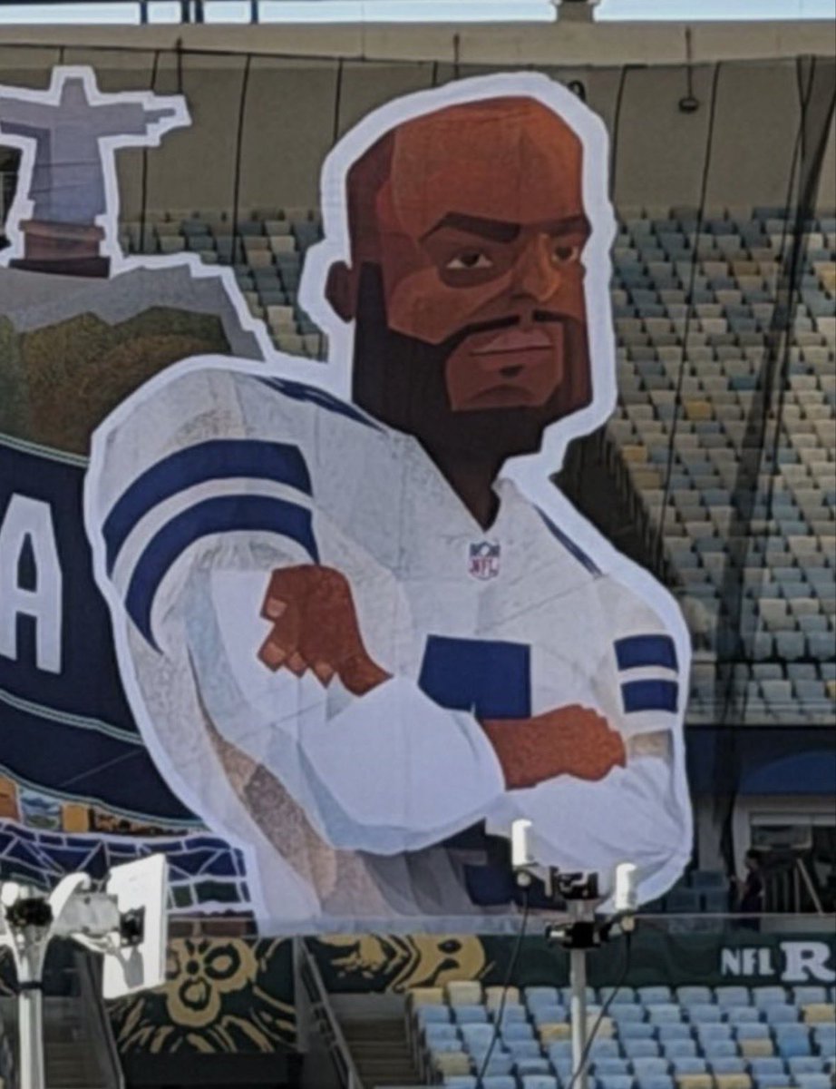 DAK_4_MVP's tweet photo. Me watching the Cowboys defense 🤣😂😭 https://t.co/ZdN1RSWUao