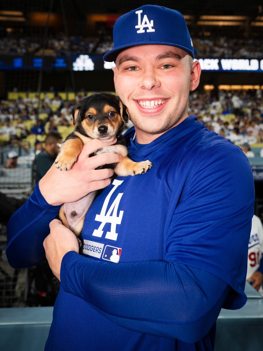 BoyslnBIue's tweet photo. that's nice dalton rushing has a fat ass and a puppy https://t.co/jacC0diiup