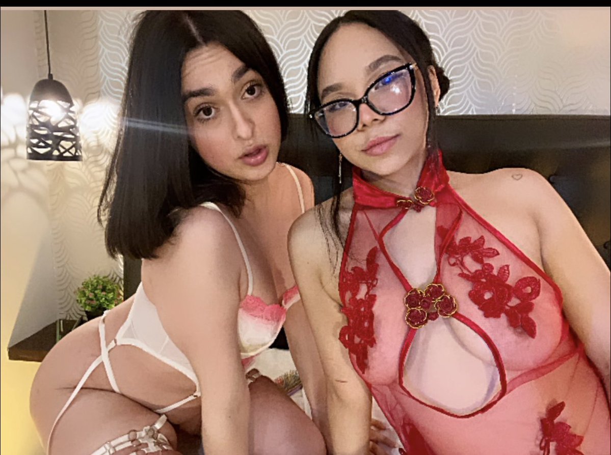 MiahWindsor's tweet photo. First time together with @sweetdani21 if you want more of this hot duo like and comment to make hot things ❤️‍🔥 

https://t.co/OtZjjqB1rC

#MiahWindsor #trans #transgirl #tgirl #bigass #latina #onlyfans #chudai #anal #transporn #translovers #porn #naked https://t.co/oTrMXOF6YY