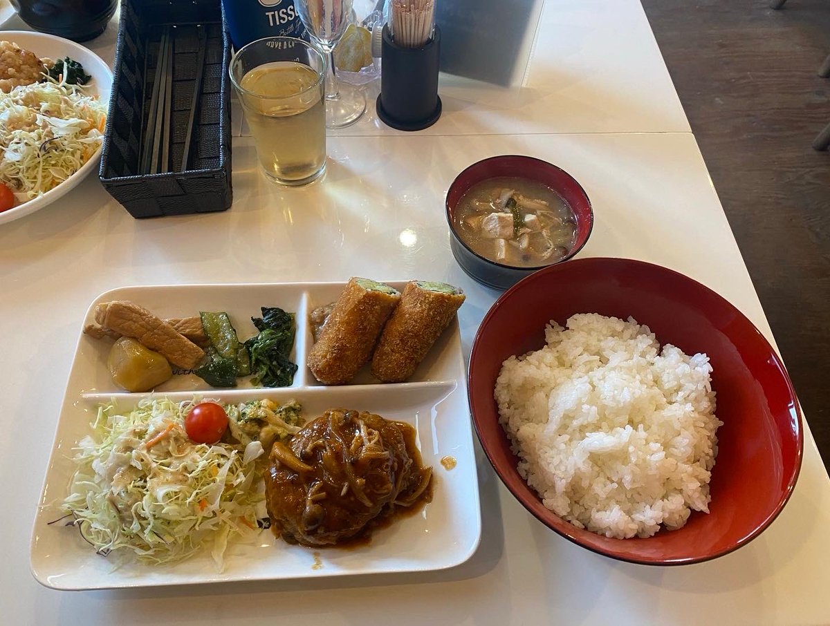 cars_bi's tweet photo. おはようございます☀

昨日お天気悪い中ご来店下さいましたお客様ありがとうございました😊
雨にも負けないくらい楽しい1日でした😆

今日も生憎の雨降りお天気ですがお仕事の方もお休みの方もご安全にお出掛け下さい🫡

本日もマイペースで営業しますので1日よろしくお願いします😊 https://t.co/o1ND8E4Job