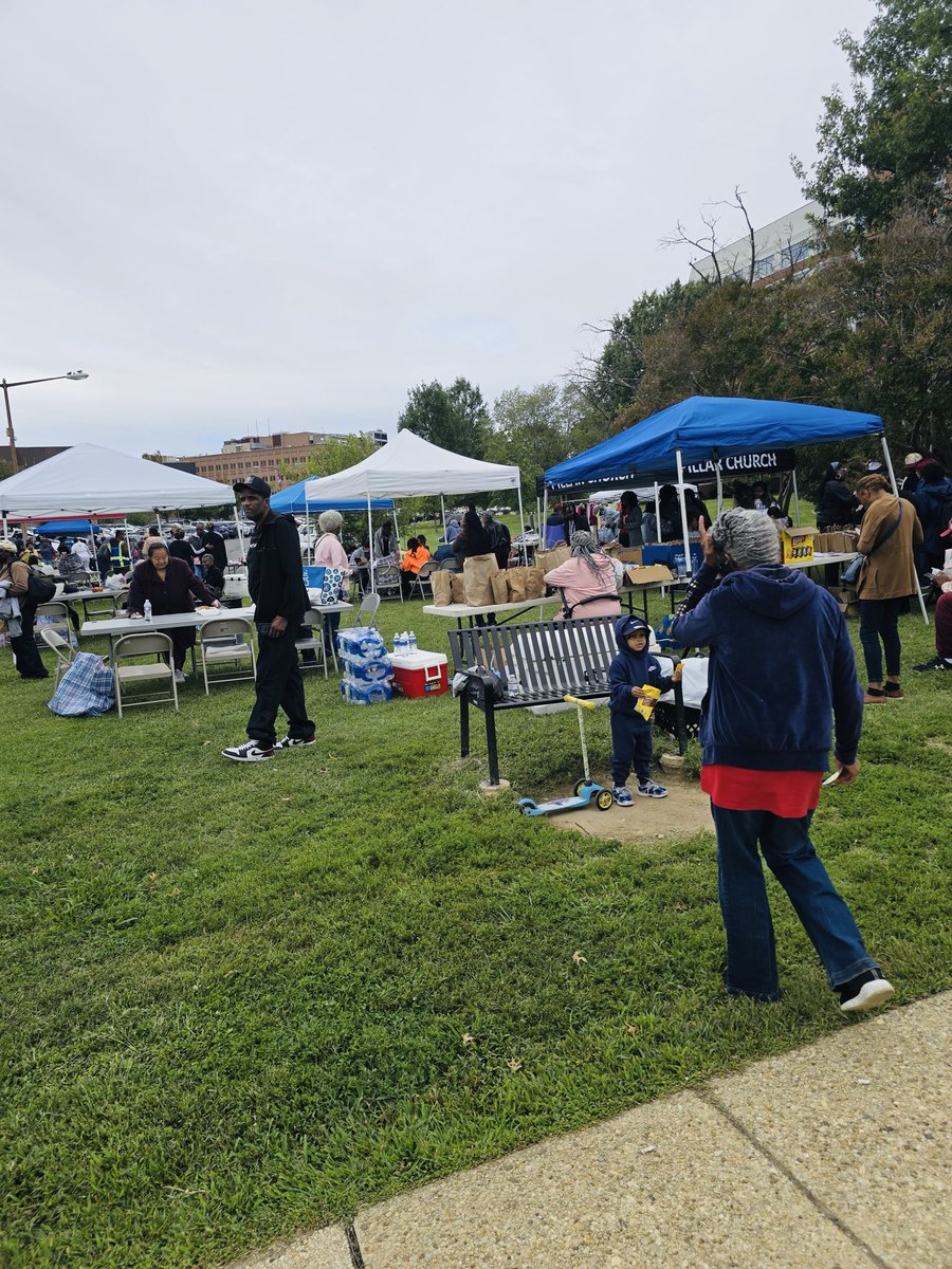 CaddyTheDj's tweet photo. CaddyTheDj play today at a Women’s Shelter in DC for their Community Kickback event. It was a great day🙌🙌 https://t.co/qXuN5MlsLJ