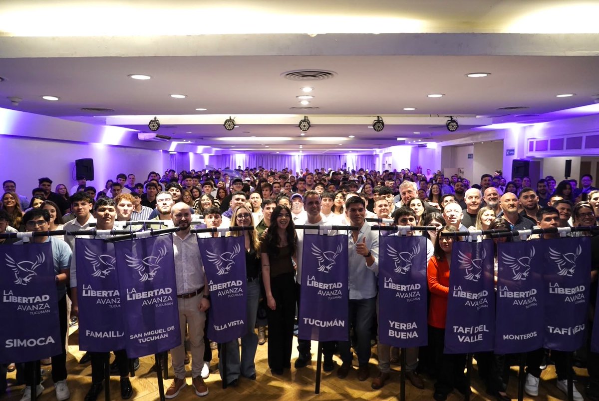 catalanlisandro's tweet photo. Las ideas del Presidente @JMilei de la mano de la juventud, en cada rincón de la provincia de Tucumán . 
Lo mejor está por venir. https://t.co/tD0ab8l6cc