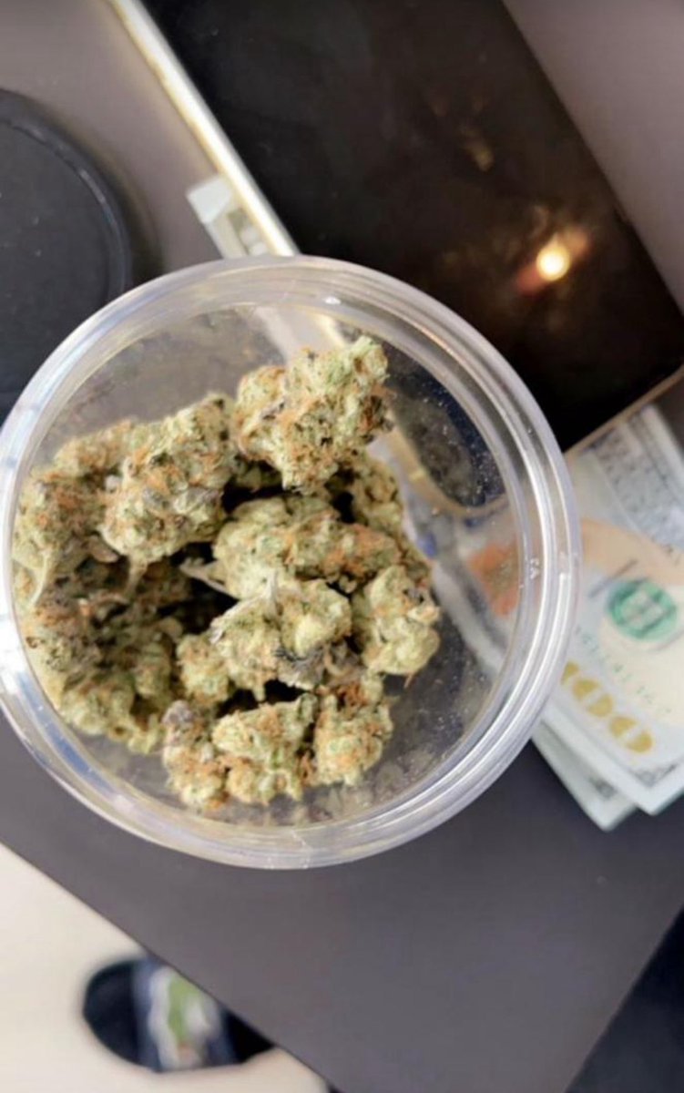 FarmCalikush's tweet photo. Smoking Good Strains is very Important.Your Mental Health needs Perfect Medical,My Strains are always  my Selling Points,.No Cap.100% Delivery to 
To All Cites in Lagos/Nationwide in Nigeria,Delivery 100% Safe.Fastest Delivery Orders in a good time as fast as possible.Allow me to be your🔌I sell nice strains,Hybrid Sativas.,CaliKush Sells. #weedtwt#  #drugtwt# #LagosIsland# #island# # # Stoners exotics available 🚚
Deliver Nationwide Nija .Mainland,Island.WhPP., 09061402866 @broccoliboygreg  @UrglyGramm  @xquire147  @Xquire_147  @Biglummy100 @lifeofolaa