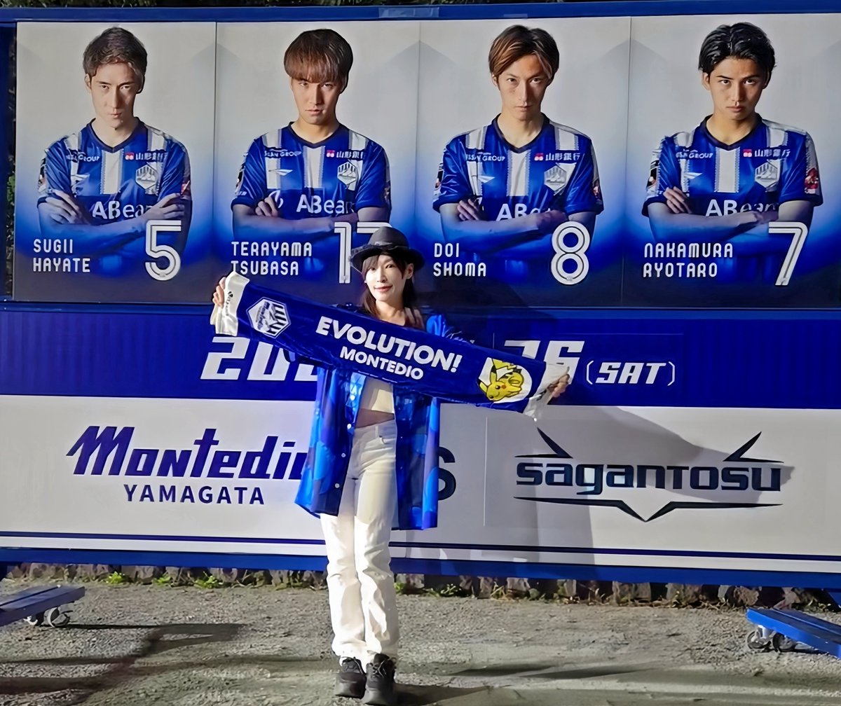 ayucibi2525's tweet photo. 今日は、女の子でよかったって思えるスタジアム💙✨

GIRLS DAY⚽️
いつもの青も、今日はちょっと特別に見えました。

お気に入りのコーデに帽子を合わせると、自然と背筋までしゃんとする🎩

おしゃれを楽しむ帽子が、
もしもの時には自分を守るものにもなる。
そんな「防災×帽祭」の想いも、日常の中にそっと。

可愛く楽しむ日も、全力で応援する日も、どっちも私らしく。

そして結局いちばん言いたいのは——
やっぱり、この青が大好き💙⚽️