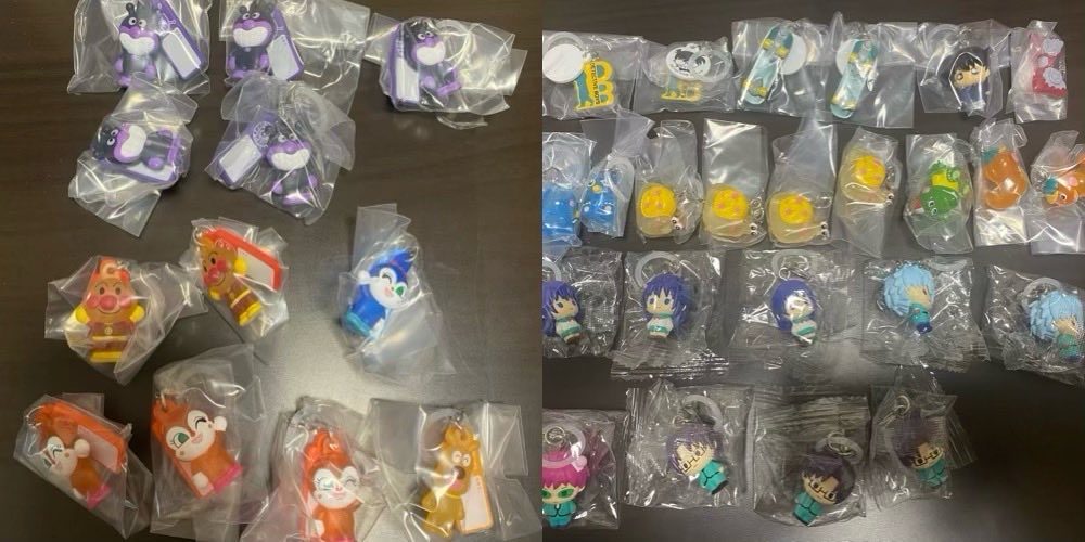 G9Oh2's tweet photo. めじるしアクセサリー ガチャガチャ　交換
譲 1-3枚目
求 4枚目
1対複数も可　都内手渡し優先
レート考慮お願いします
ハンターハンターリボーンスーパーマリオピクミン幽遊白書チェンソーマンたまごっちブリーチドラゴンボールズートピア2米津玄師黒子のバスケアンパンマンがんこちゃん斉木楠雄 https://t.co/3zdCm4DaFA