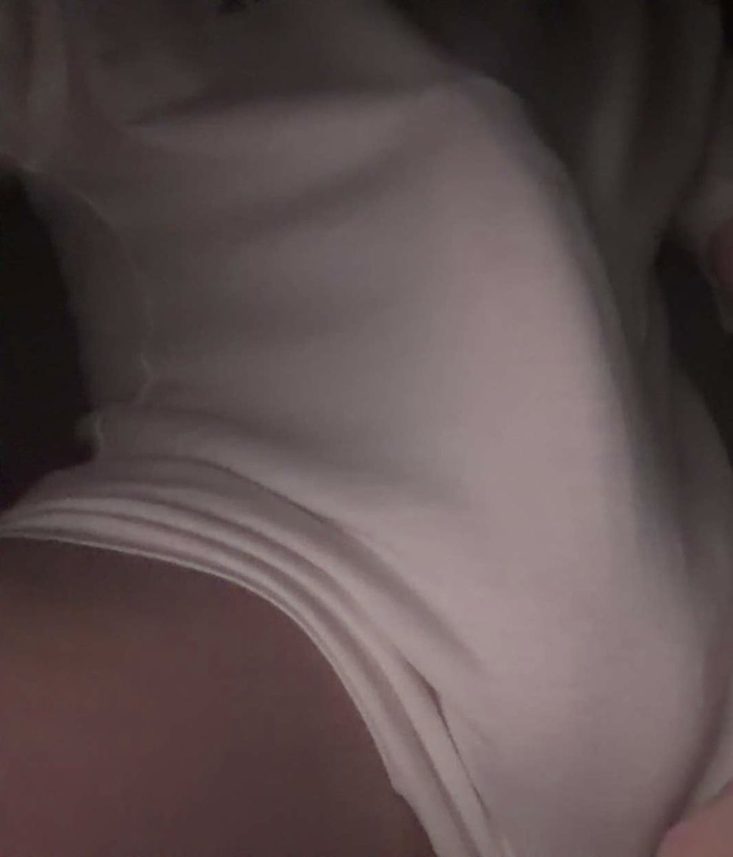 Jue8x's tweet photo. Should I reveal what’s under it?

#nsfwtwt #dickprint #bulge #bwc #tease https://t.co/dyjGQY6bjf