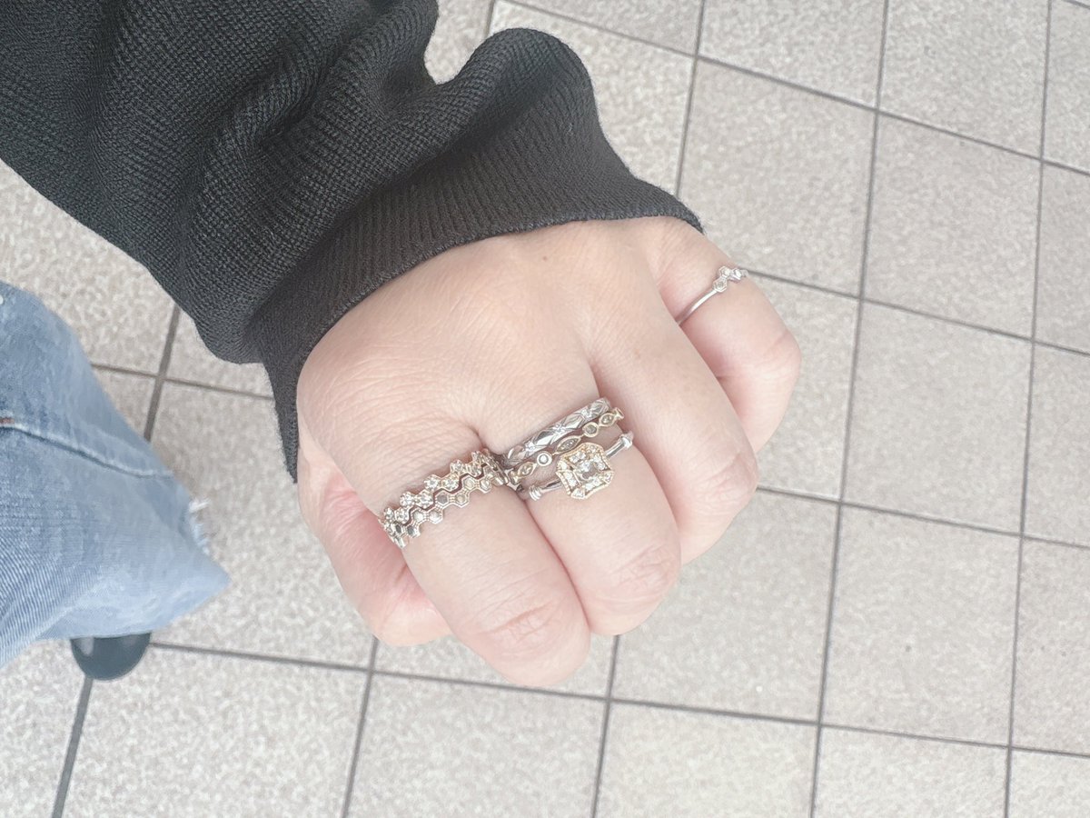 keru_hamu's tweet photo. なぜか誰かに撮ってもらった風になった1枚目

#myjuvelia
#myjuveliaaquamarine
#ガレットリング https://t.co/t2HrtMBdpt