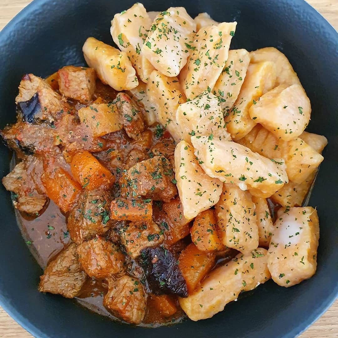 EnochTakata's tweet photo. Beef stew with sweet potato gnocchi. More video recipes in the bio. https://t.co/Qmhjenw2GX