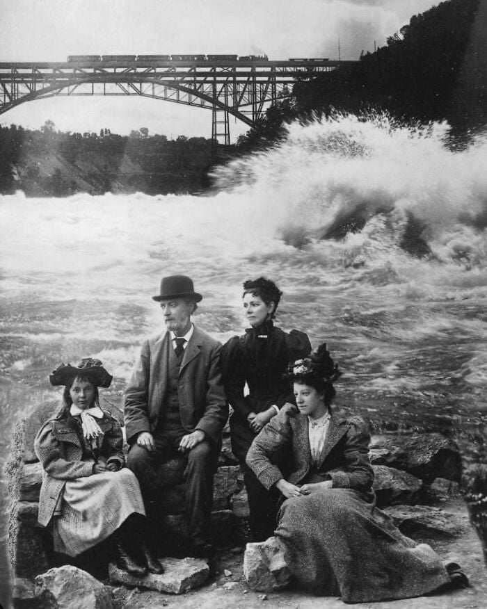 fasc1nate's tweet photo. 50 rare photos of daily life in the 19th century
https://t.co/xz6tn6Rcix https://t.co/EJkKFcSpzR