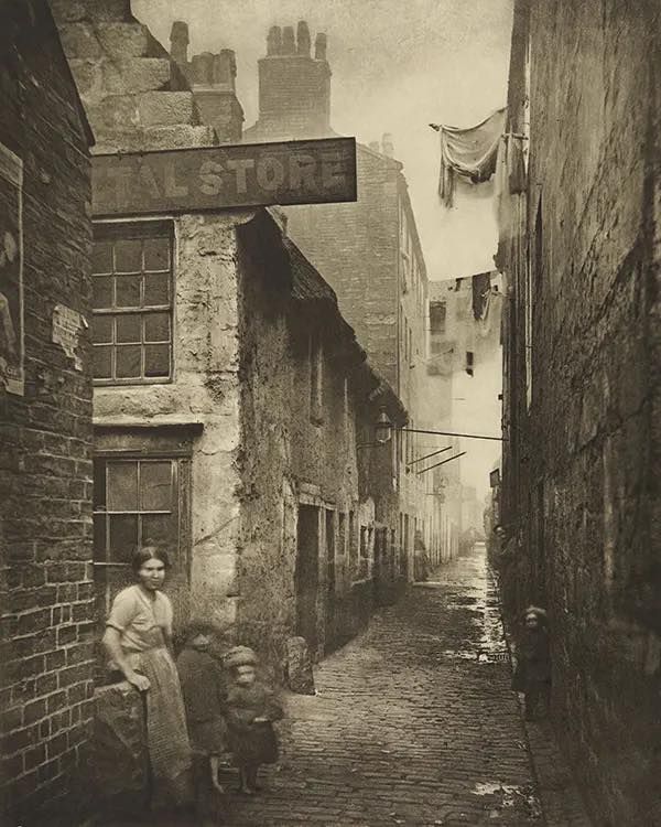 fasc1nate's tweet photo. 50 rare photos of daily life in the 19th century
https://t.co/xz6tn6Rcix https://t.co/EJkKFcSpzR
