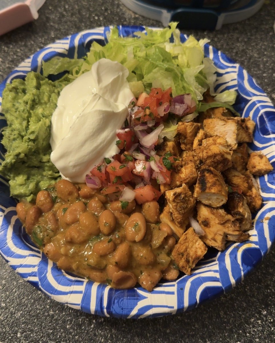 EscoTheChef's tweet photo. we got chipotle at home cuh https://t.co/78fKMBENN9
