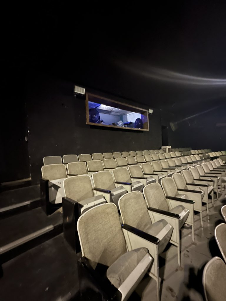 OscarBlancoCdmx's tweet photo. #ExploracionUrbana Sensacional!! El antiguo Cine “Ciudadela” de 1973 resurge ahora después de muchos años como Teatro “Balderas”, Centro #CDMX 🇲🇽🕷️ https://t.co/Kbgtf90dag