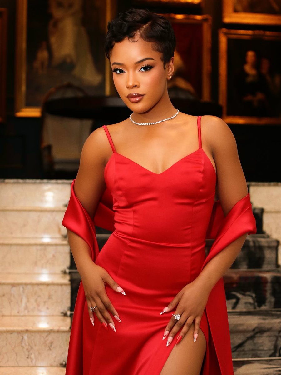 ADWDailyUpdates's tweet photo. Maleahjoi moon looking flawless via Instagram ✨️ https://t.co/ALTNOmR24P