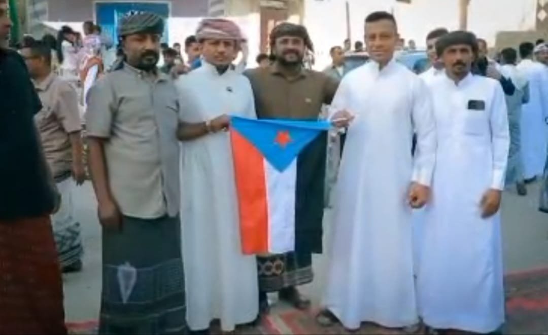 egkQCrS0vN4DCkk's tweet photo. القطن - حضرموت 

هذه الرايه المقدسة هي عزنا وفخرنا ولن نتخلى عنها وفينا عرق ينبض بالكرامة. https://t.co/K4tPqEvZ7v