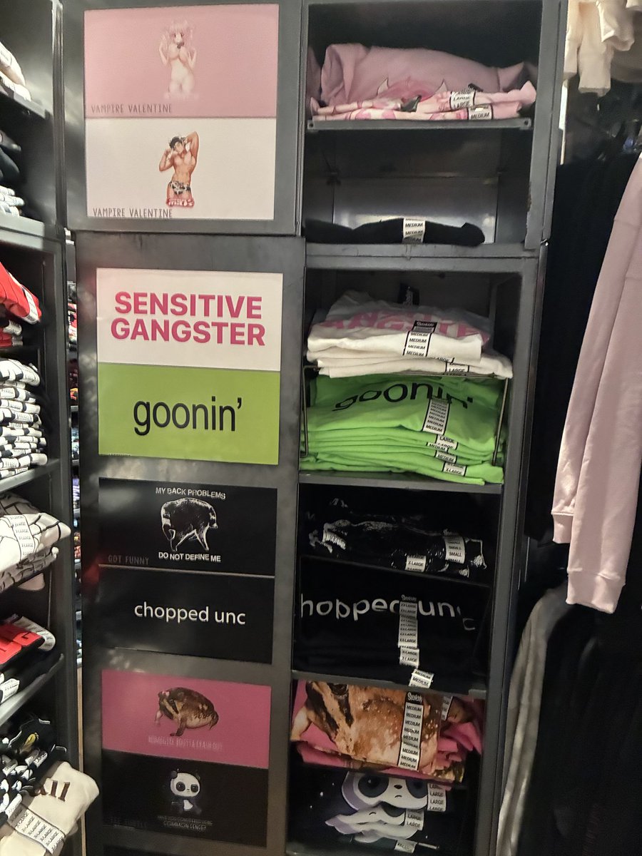 mqlqkai's tweet photo. we love spencers shirts https://t.co/9VcXAoE0T7