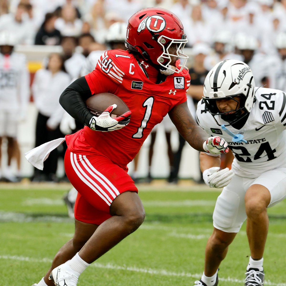 CodyNagel247's tweet photo. Utah RB Wayshawn Parker

🔴 328 yards rushing
🔴 5 TDs

🔴 154 yards receiving
🔴 4 TDs

Parker is just the second FBS player in the last 30 years with 4+ rush TDs and 4+ rec TDs through the first four games of a season. https://t.co/YN9fKUafZ0