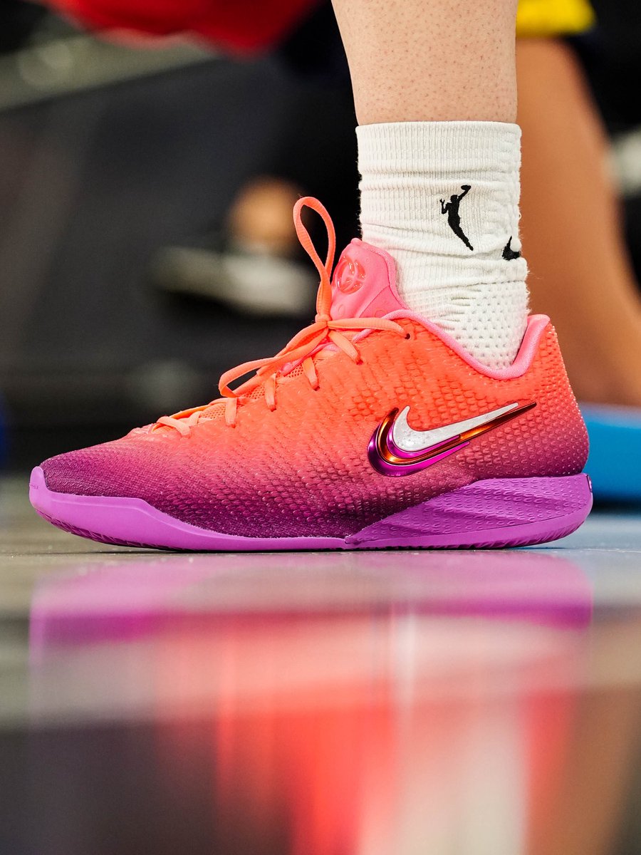 IndianaFever's tweet photo. the new Caitlin 1 Berry Fade colorway just in time for playoffs 🩷💜 https://t.co/ugCA6r6Pfs