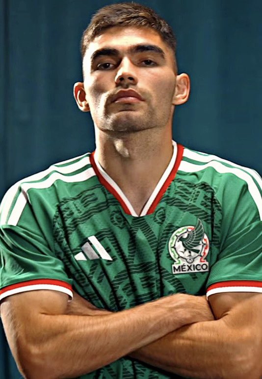 AllFutbolMX's tweet photo. 🚨🤯 BREAKING: Rafa Marquez has officially named JOHAN VASQUEZ the NEW CAPTAIN of the Mexican National Team. 

“Johan is my captain, he has earned it.” ❤️👏🏼 https://t.co/zEgAxTd3JQ