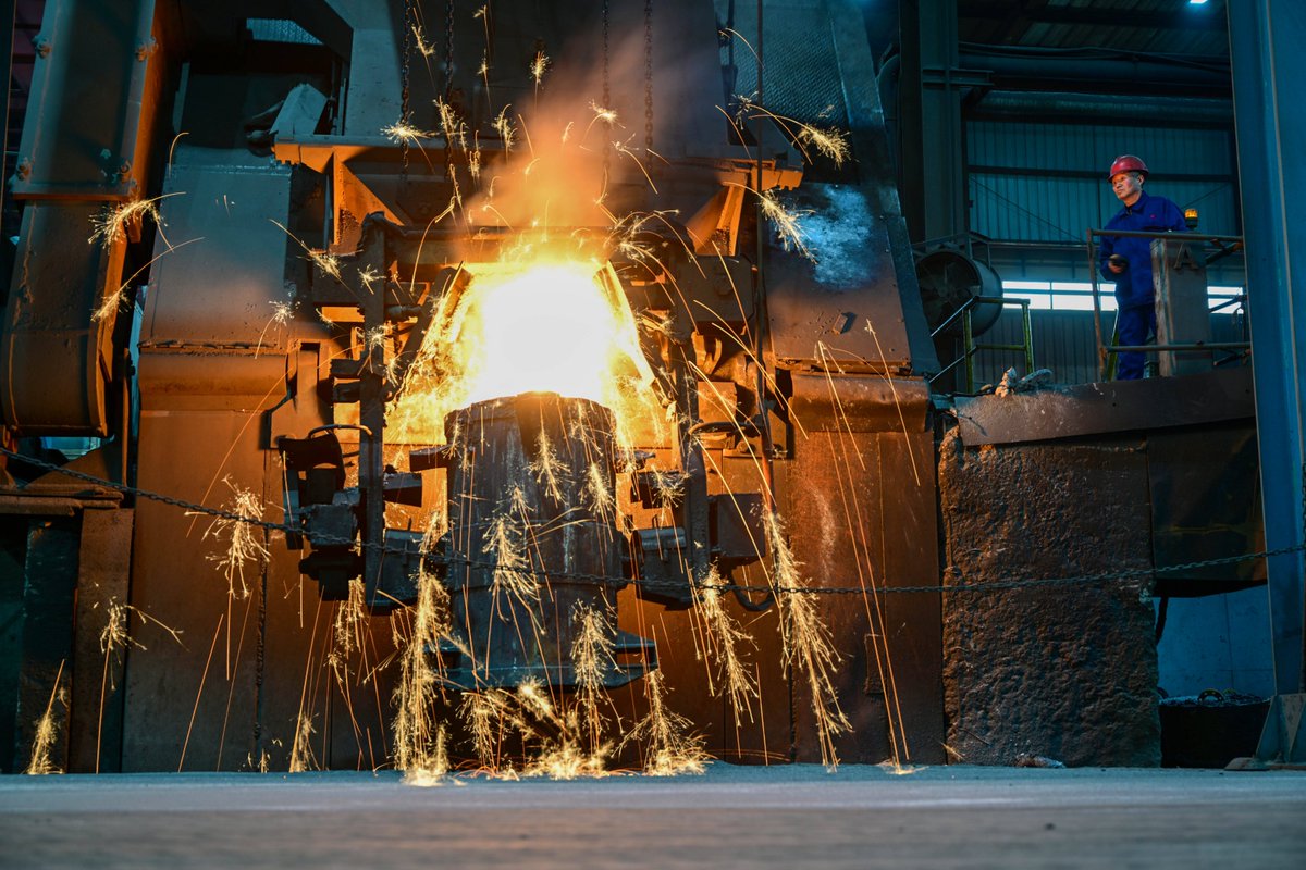 gimbola69249055's tweet photo. During steel production, coke ratio cylinder is key equipment ensuring smelting stability. https://t.co/5hQhkSWCtl