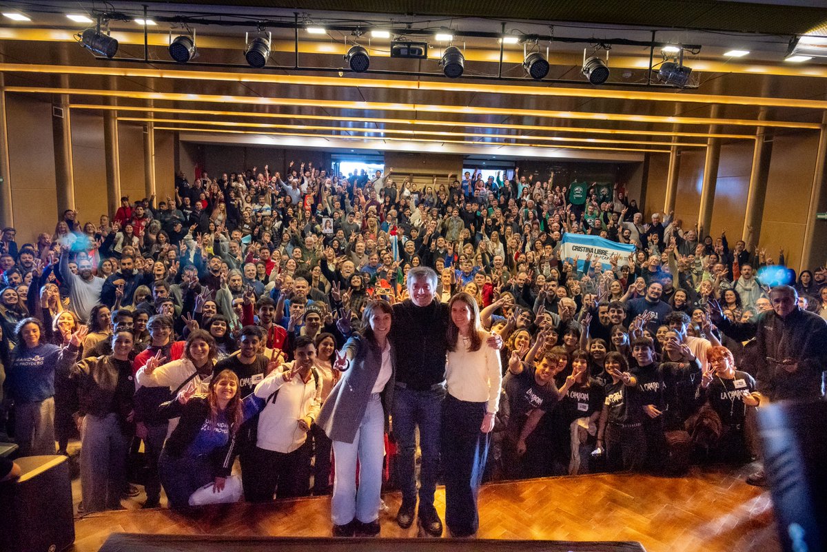 FerRaverta's tweet photo. 🏫 Imaginar y transformar

Cierre del Congreso Educativo en Mardel https://t.co/4TkkAMMgUO
