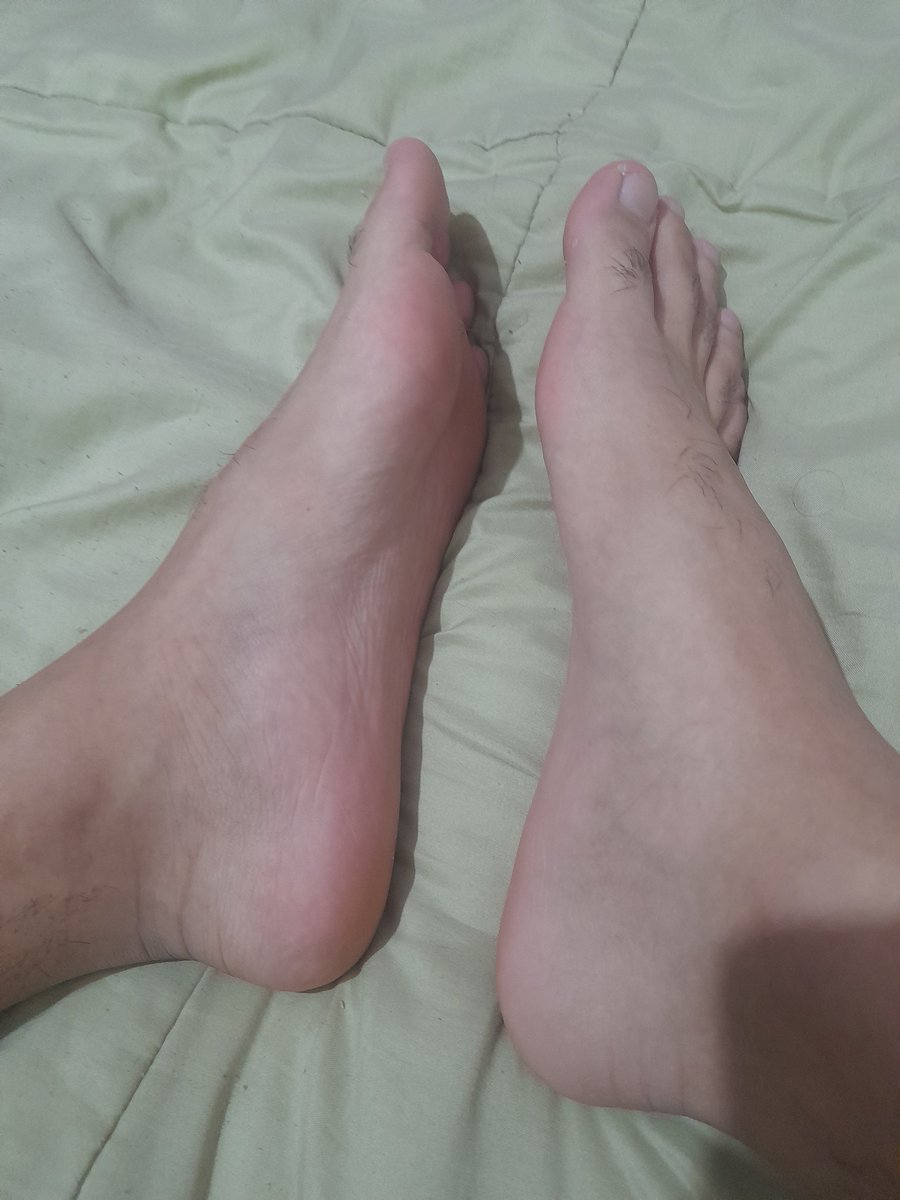 Fallen_Sttar_'s tweet photo. Se liga no tesão que os meus pés são 🤤 https://t.co/6MSiyAhsI2