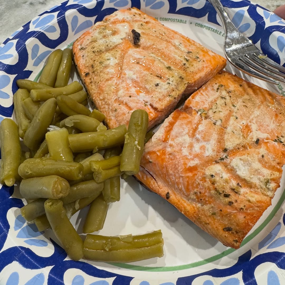 ketomadesimpl's tweet photo. The best way for me to get myself back on track after time off, is by keeping it as simple as possible! One meat, one veggie. Plenty of salt and electrolytes. If I eat this way, I’ll feel slim in 2-3 ...
Bio’s serving new videos today! 🚀💦 https://t.co/AvrjPwsYKg