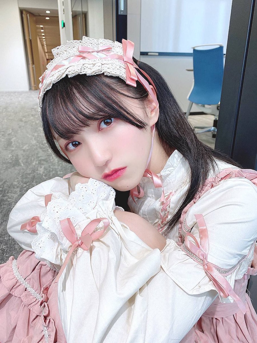 yuu_ioriLOVE's tweet photo. 全国のイコラブ推しの皆様おはようございます！今日はランニングと筋トレ以外は特にやることないんで、家でゴロゴロして作曲だったり色々します！明日からまた学校始まるって聞いたらえぇーってなるけど頑張ろー！

今日は、可愛すぎるコスプレいーちゃんを添えて
じゃあ今日もゆるふぁい！
#野口衣織 https://t.co/aC4XCCj6hb