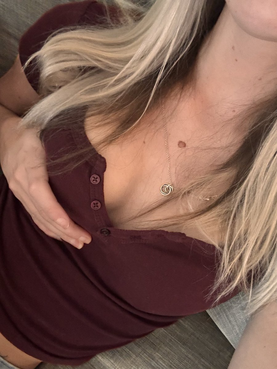 nicol3ruby's tweet photo. who wants to see?! https://t.co/BZmpOo0lc8
