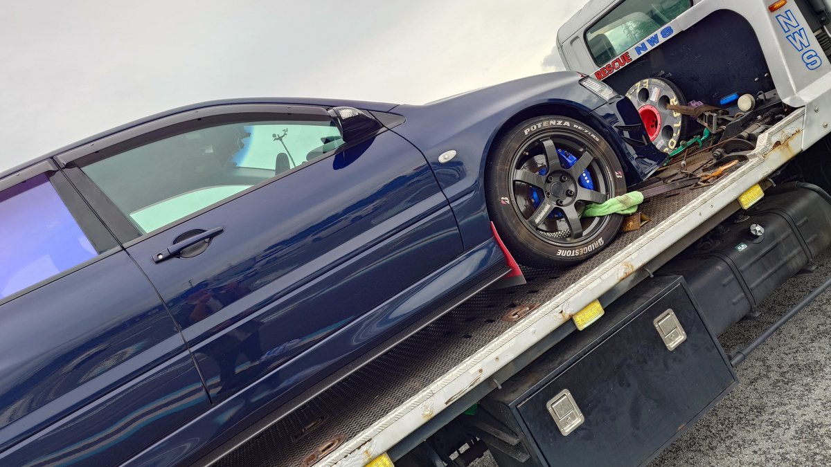 Mo_Evo7's tweet photo. R33乗りのレッカー屋のお兄さん、
朝からご対応ありがとうございました。ランエボちゃんをよろしくお願いします。

私は双葉SAから竜王駅まで歩きます💨 https://t.co/dfT94PKyfI