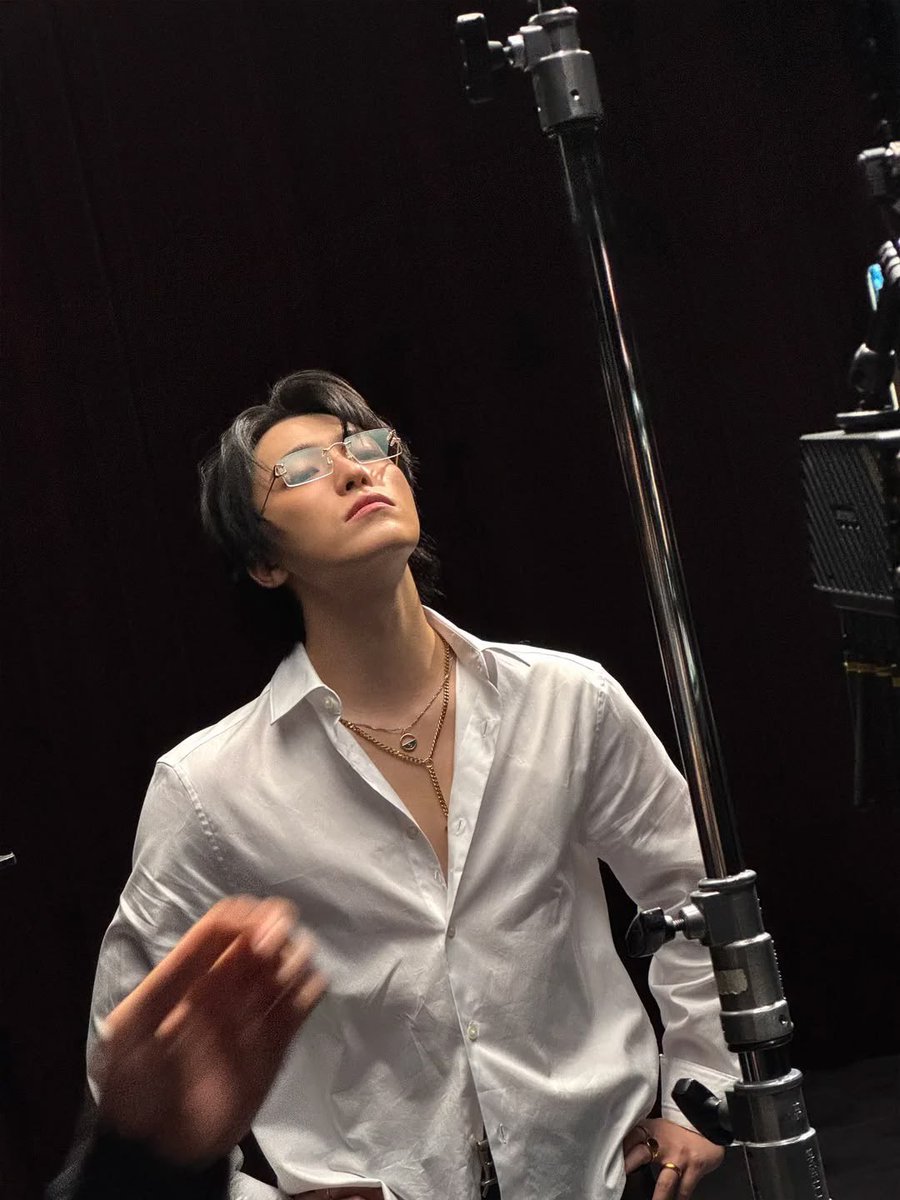 minbloomingyu's tweet photo. dino is the sexiest man alive. end of discussion https://t.co/LJISpH6b8J