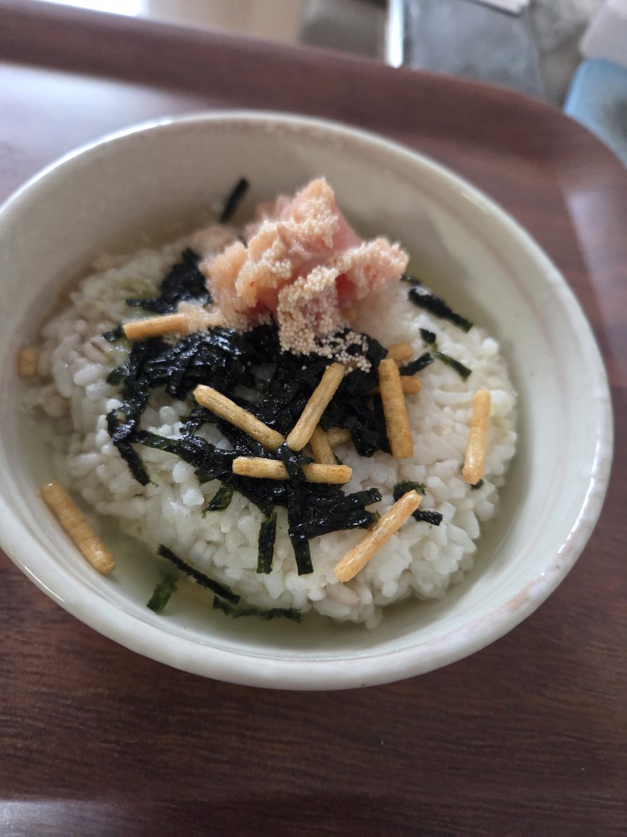 traitor_human's tweet photo. あさめしー。貰い物の辛子明太子消費、旨い。 https://t.co/sxqUEub65R