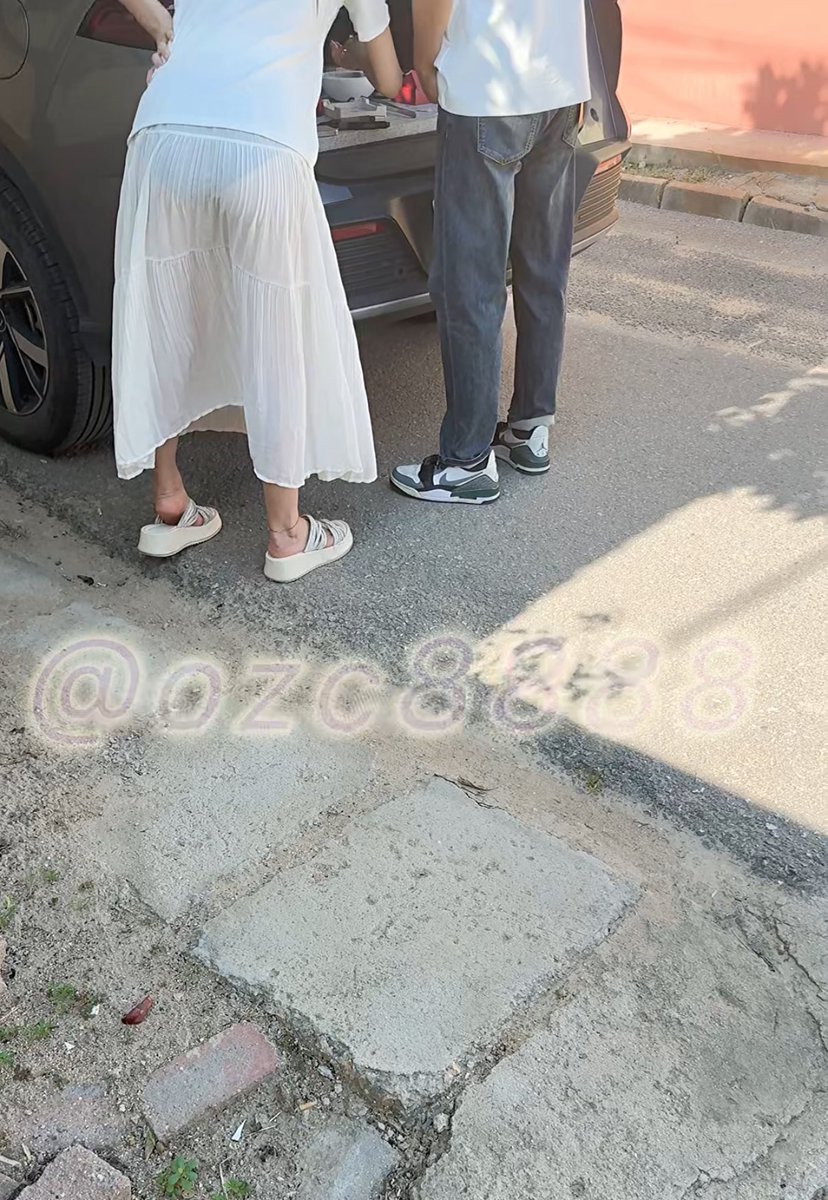 ozc8888's tweet photo. #人前露出

回村喽 就该穿的舒服一些
老婆说出门就这样穿在家就光着
短视频已更新群内
wataa
@luchu888 @luchu777 https://t.co/mabUX4juTI