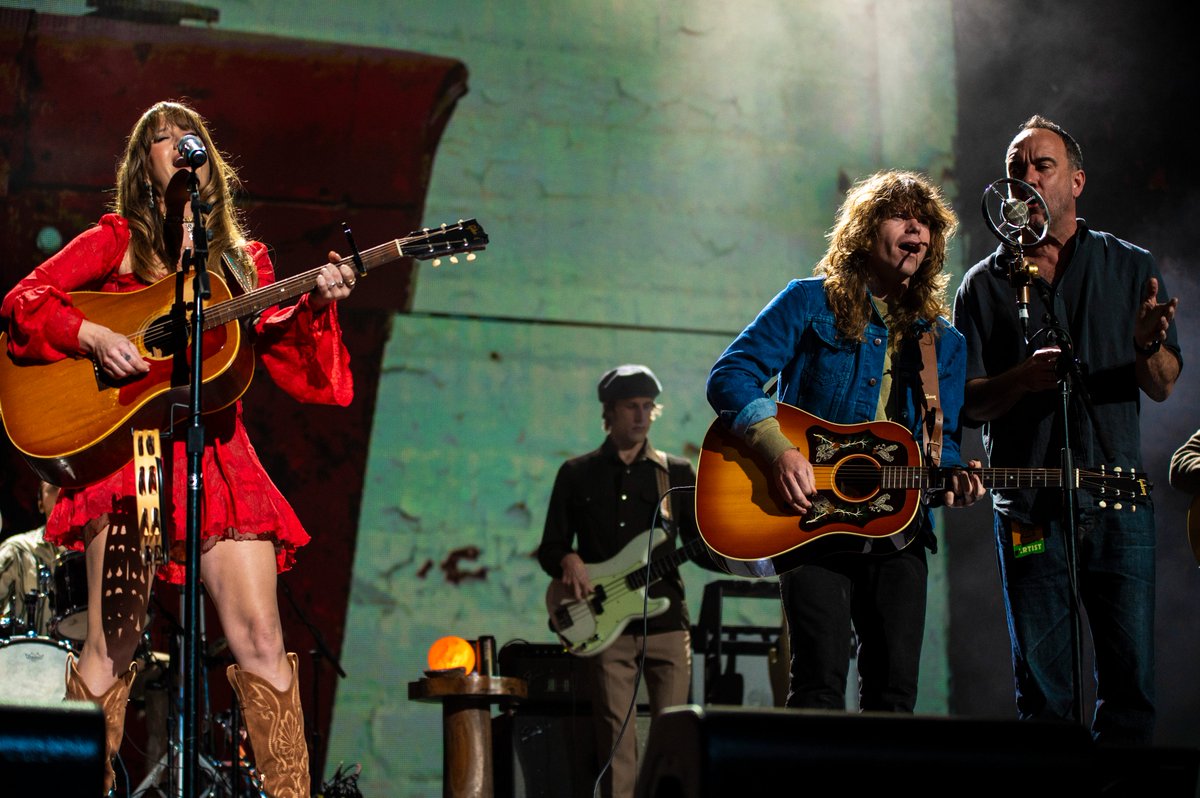 FarmAid's tweet photo. There is plenty of #FarmAid2026 magic on stage! Thanks to @MissMargoPrice, Jesse Welles, and @davematthewsbnd for an amazing cover of  "Oval Room" by Blaze Foley. https://t.co/ULcalSh1ZM