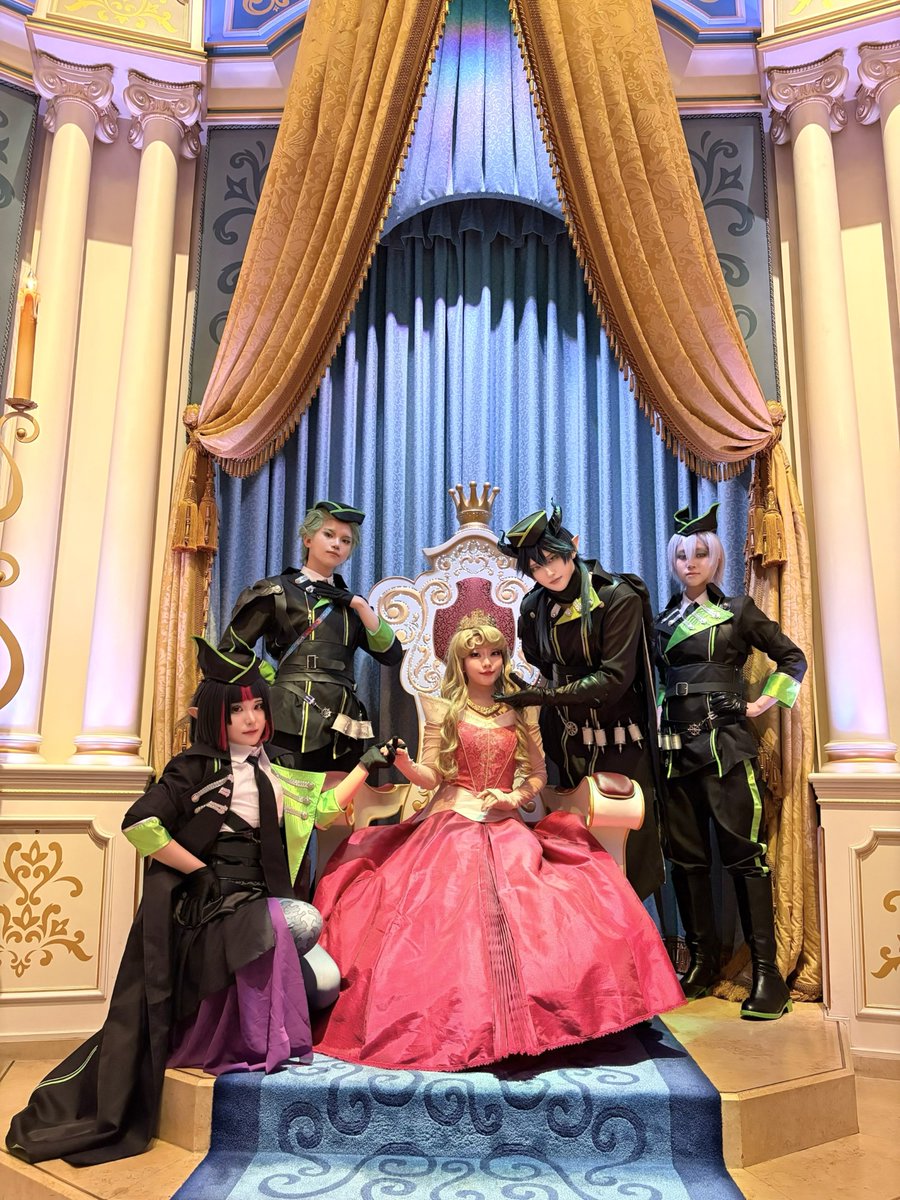 ki_iiiii_'s tweet photo. お初🦇でございました✨️✨️
可愛い姫を護衛させて頂きました💚

#Dハロ仮装2026  #Dハロツイステ https://t.co/IGkxpDwoz1