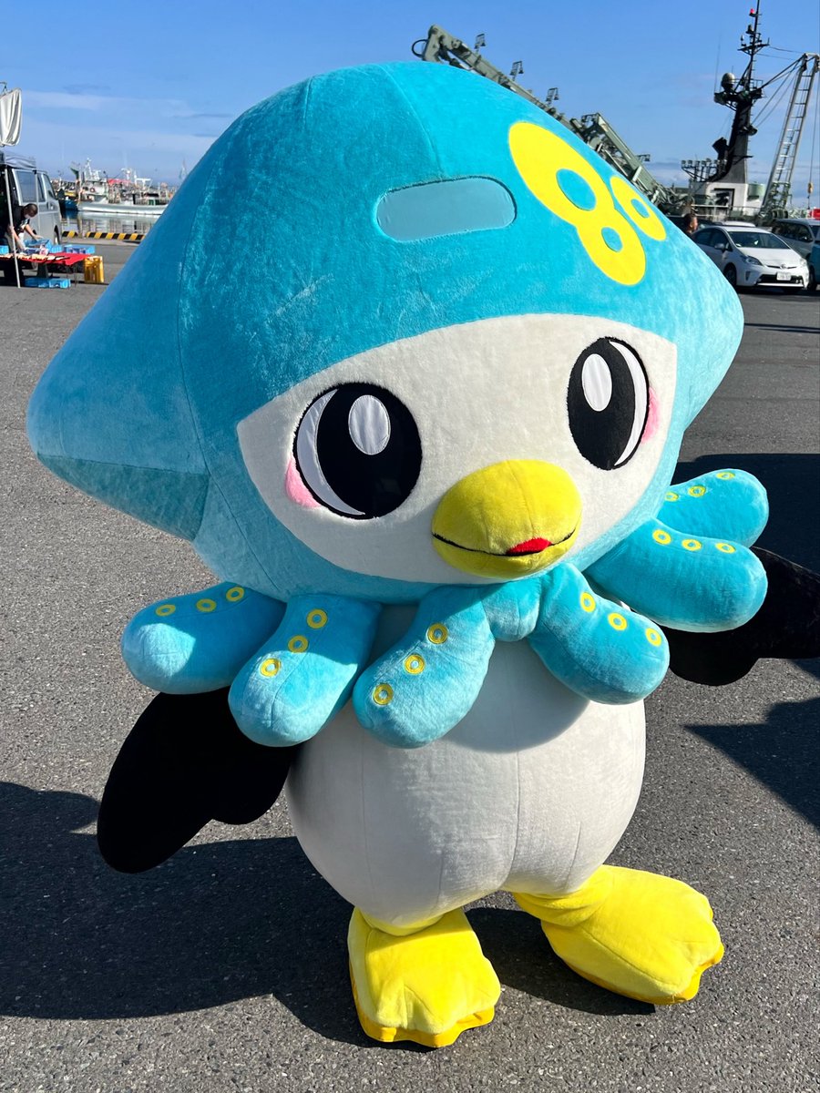 YA8KA's tweet photo. 9月もたくさんのイベントがあり、ウキウキして行きたい病w
腹痛はあるけど朝市散歩できました🧑🏼‍🩰

いかずきんズのかぶさん（お父さん）と会えて嬉しすぎました🩵

#館鼻岸壁朝市 https://t.co/8WEwY2A6SB