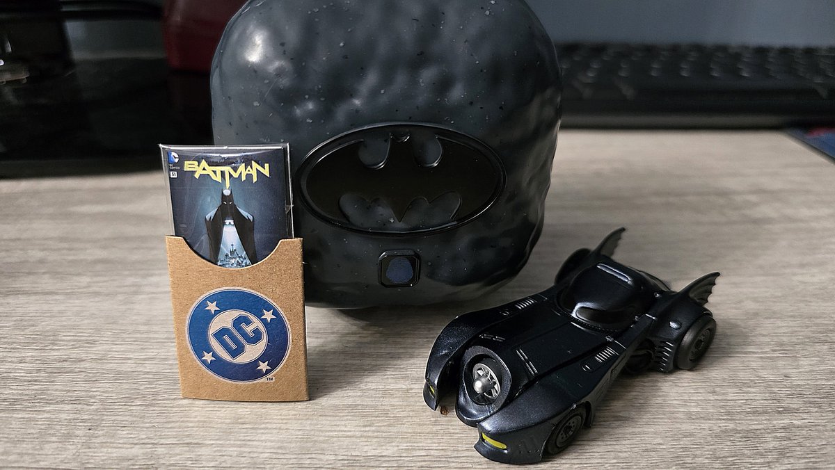 RealAdamJanis66's tweet photo. Got my first @DCOfficial Batman miniverse today. 89 Batmobile and Batman #51 from @Ssnyder1835 and @GregCapullo.

#batman #dccomics https://t.co/Zasy9z9wRe
