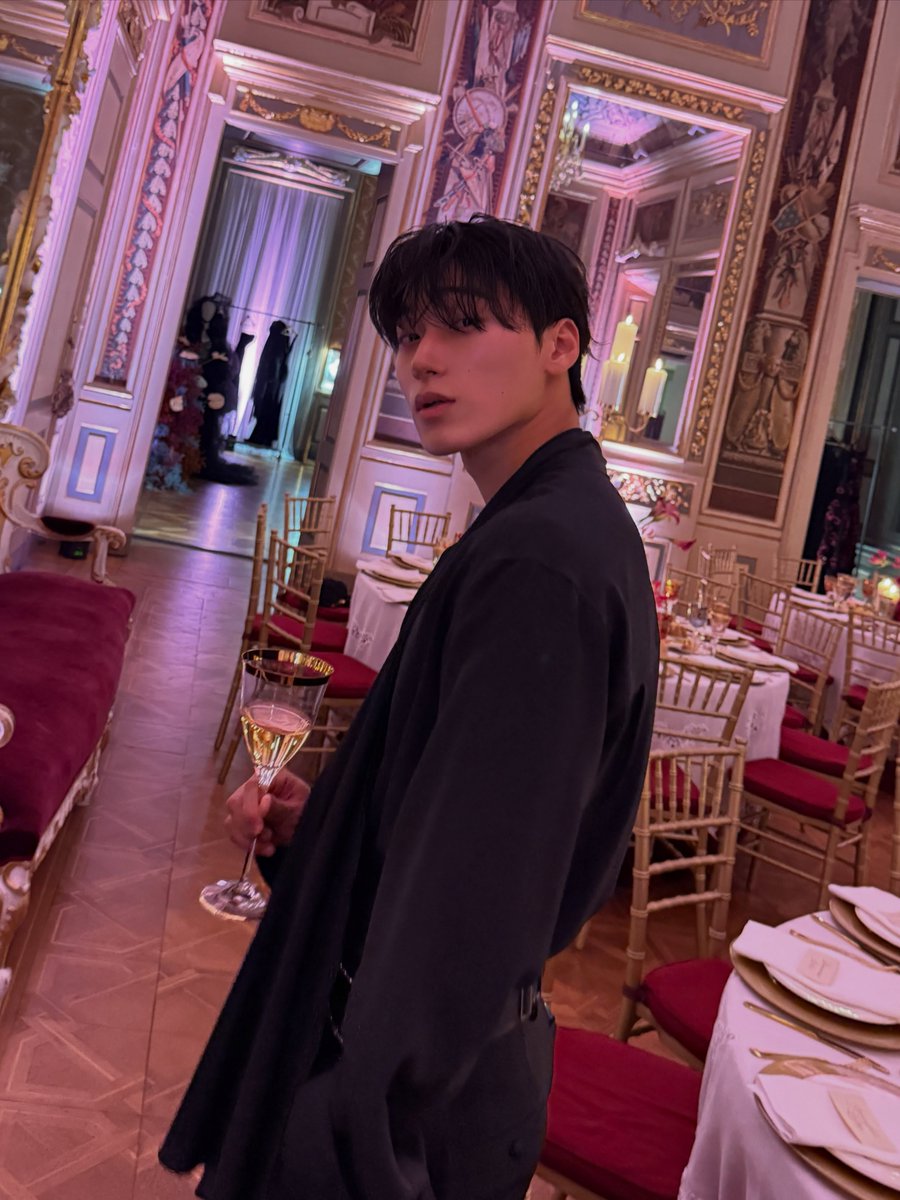 1024updates's tweet photo. [📷] 260927 | CHOI SAN 

#CHOISAN #SANxDolceGabbanaSS27 
#DGSS27 #DOLCEGABBANA https://t.co/yludiGiSJe