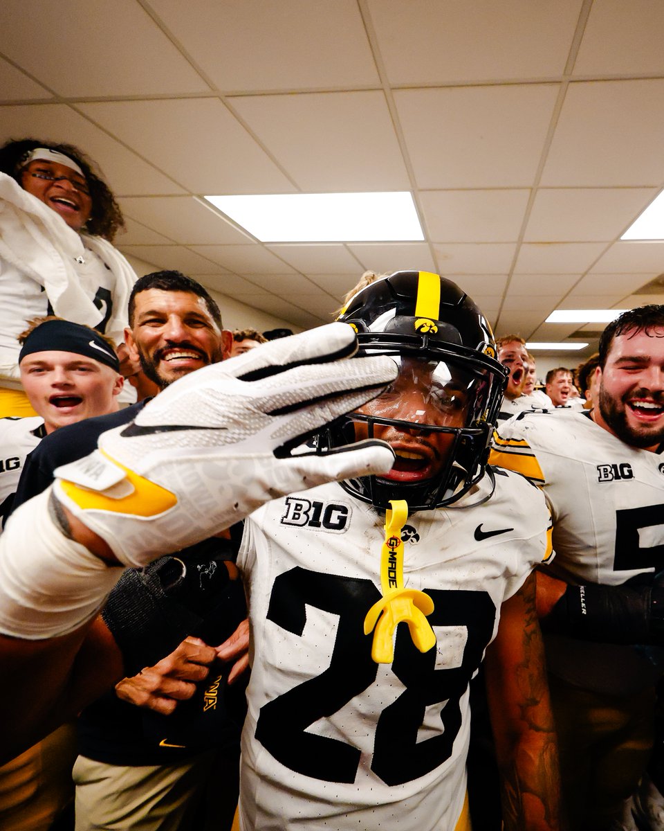 TheIowaHawkeyes tweet picture