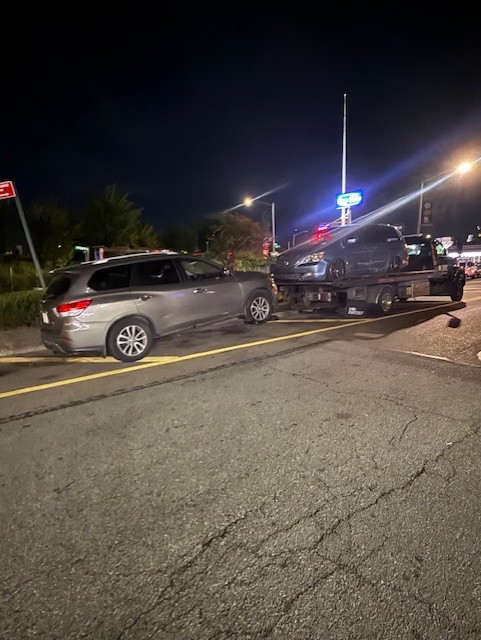NYPD109Pct's tweet photo. After complaints about illegal parking on Powells Cove Blvd in College Point, our Q-team ran a tow operation. Vehicles were summonsed and towed for no plates/registrations, obscured VINs, and illegal street storage. Keeping our streets safe and clear! 🅿️🚫 towoperation https://t.co/5gI8R8poGU