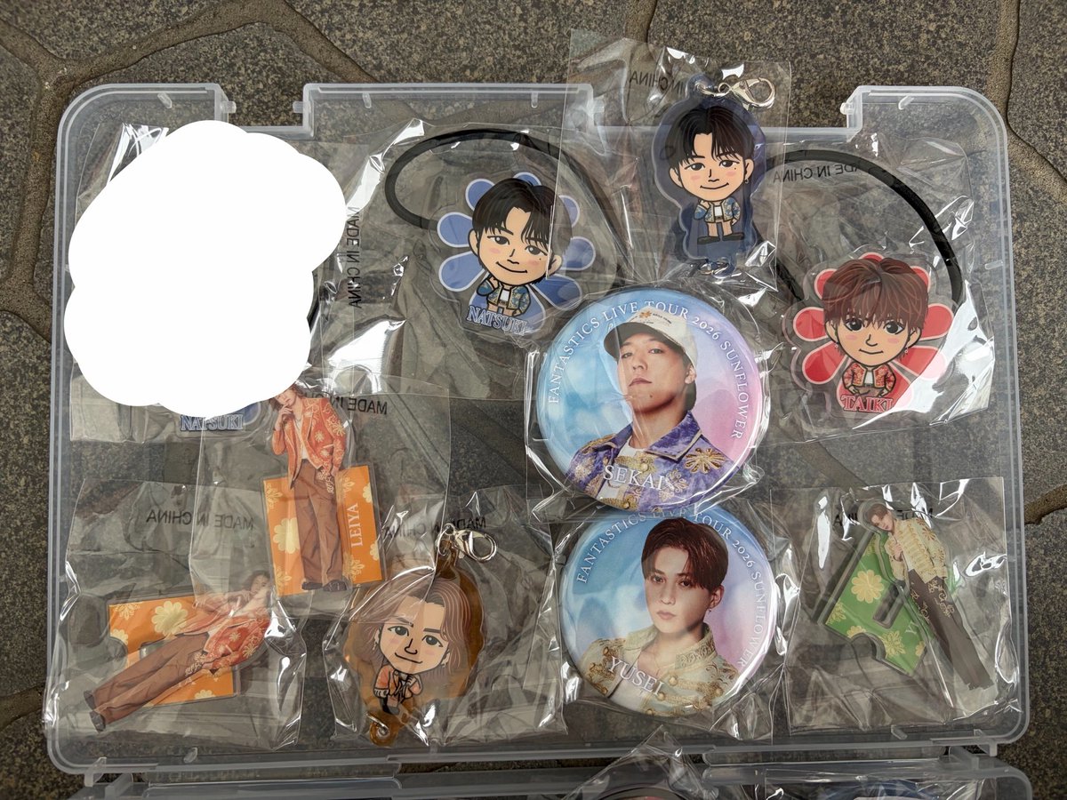 ten_tom04's tweet photo. 【交換・譲渡】FANTASTICS LIVE TOUR 2026 SUNFLOWER ファンタ ガチャ グッズ チャーム 交換

譲:八木勇征 世界 瀬口黎弥 澤本夏輝 佐藤大樹

求:中島颯太(チャーム>その他)、定価

EXPO(29日)手渡しor郵送or京都駅付近手渡し
検索からでもお気軽にお声がけください！ https://t.co/tOYLya4Kw6