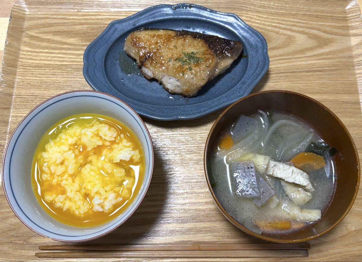 adon0609's tweet photo. 自分メモ

日曜日の朝は…

シンプルにTKG🍚

#自炊メシ
#男子ごはん https://t.co/DyCzEyeECl