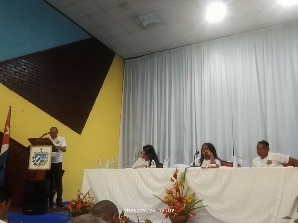cuba_yudy's tweet photo. El 1er Secretario del #PCC en #SongoLaMaya Alfredo Perez al culminar la #AMPP se dirige a los delegados y nos convoca a:  Lograr que el pueblo participe. Convocar de una manera diferente.  No habrá unidad si no se entiende que es necesario la participación 
#PoderDelPueblo https://t.co/dDagk1VK08