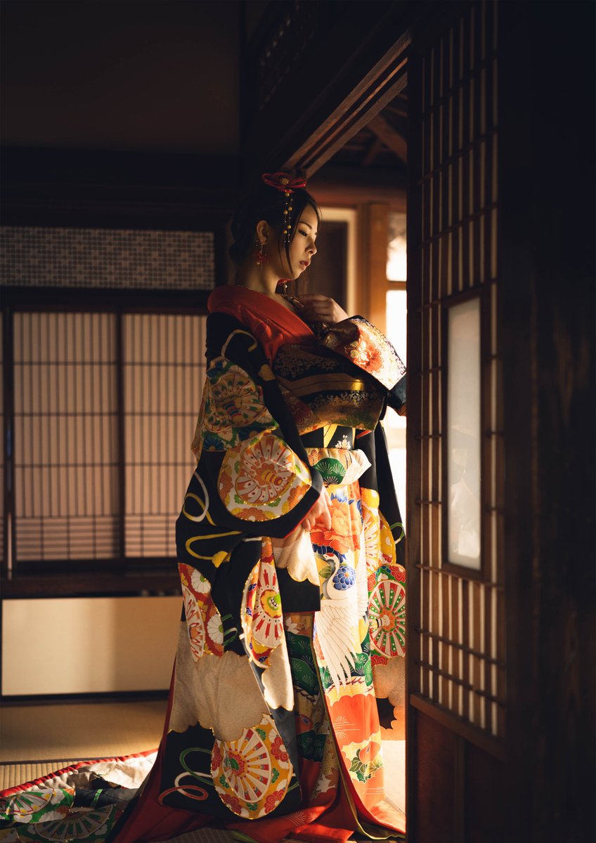 unajii1's tweet photo. 写真帖「禿（かむろ）から」
クロス展　北千住1010ギャラリー　10/9-11
あかね展　ルデコ 10/23-18
で展示。厚口楮紙＋和綴りの一点もの。ぜひ手に取��てご覧ください。

主演：あかねさん @pandamama911 https://t.co/I6EWw7hE32