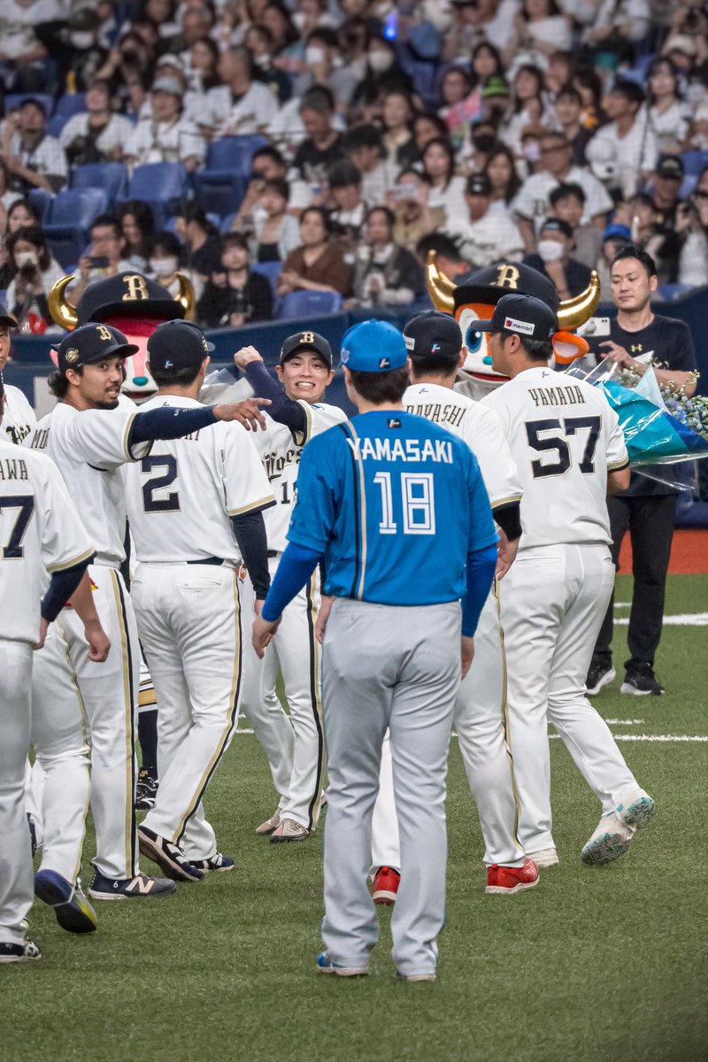 yama_19ph's tweet photo. 2026.9.26 @京セラ

さっちゃんに話し掛けるタイミング伺って一緒に回りましょうよーしてた😏 https://t.co/gXfYsNeLgj