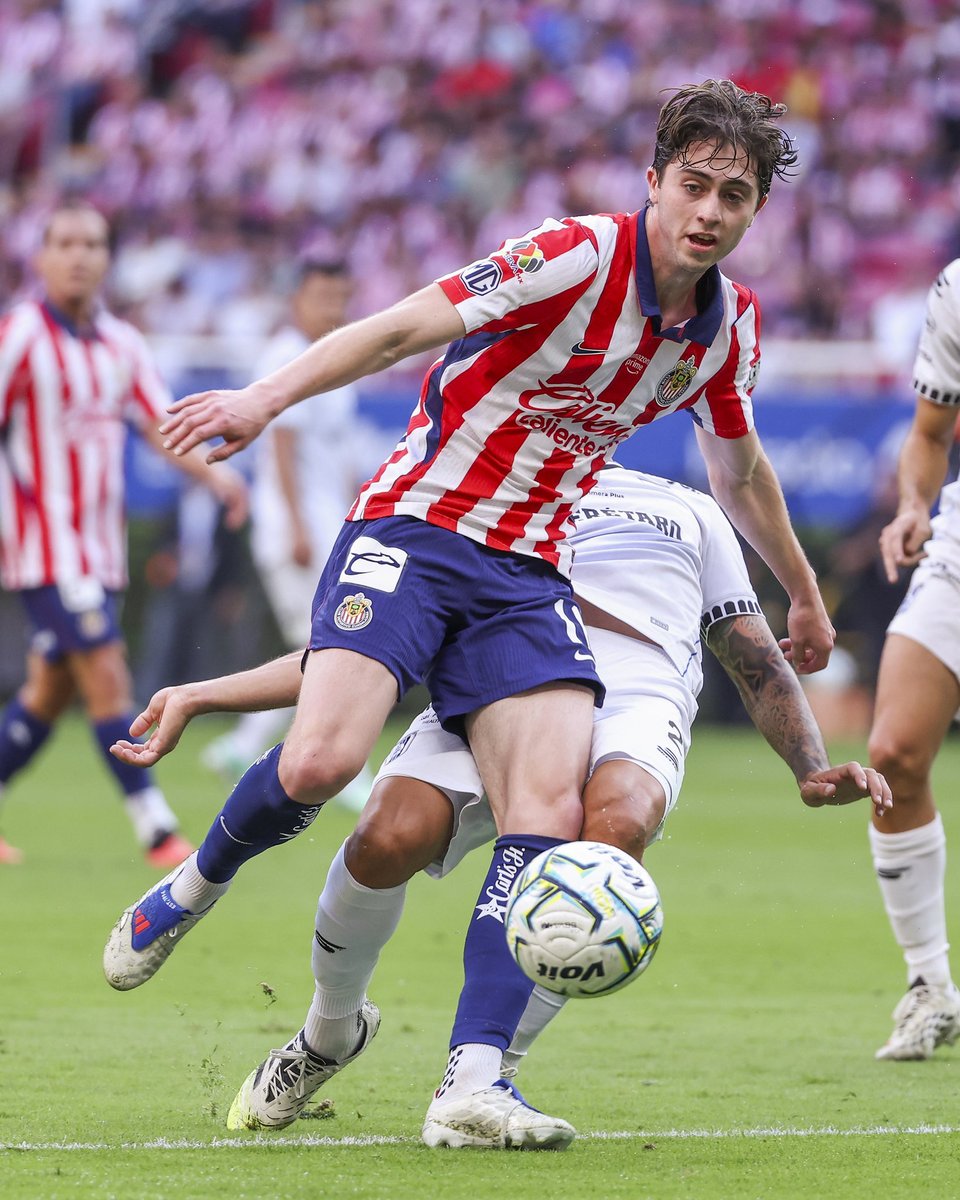 bg11archive's tweet photo. lo hiciste bien chingón hoy mi querido brian, neta se notó un montón tu cambio para bien y ojalá el próximo partido lo hagas mejor 💗 https://t.co/4bpSLWROIN