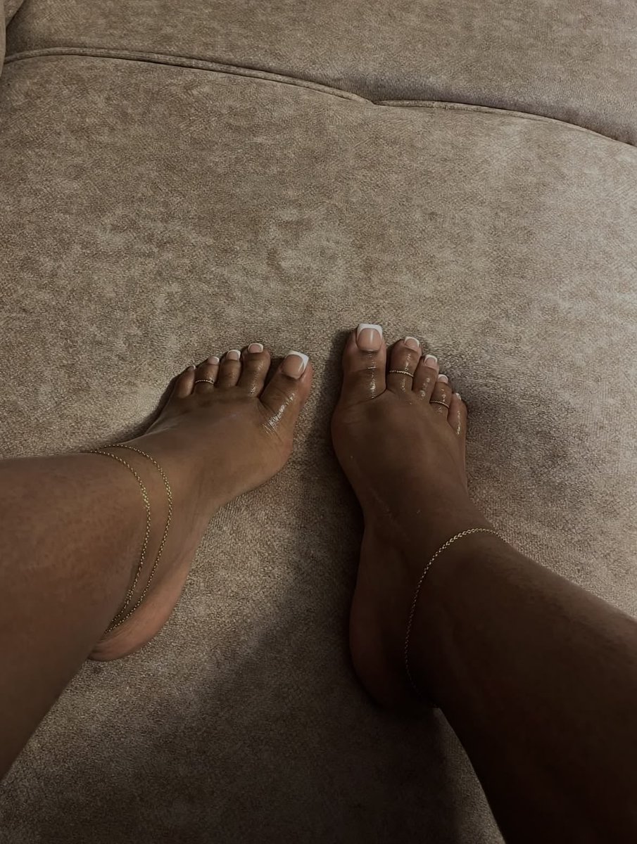 bratty_birdy's tweet photo. fuck i love the french tip😩😩 https://t.co/ziBjkVM6r8