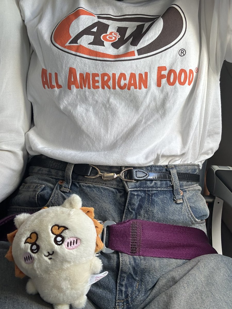Ios5rUb's tweet photo. シーサーちゃんと、くりまんじゅう先輩と旅を楽しんでます〜！
仲良くしてください😭 https://t.co/ProMmJWf2h