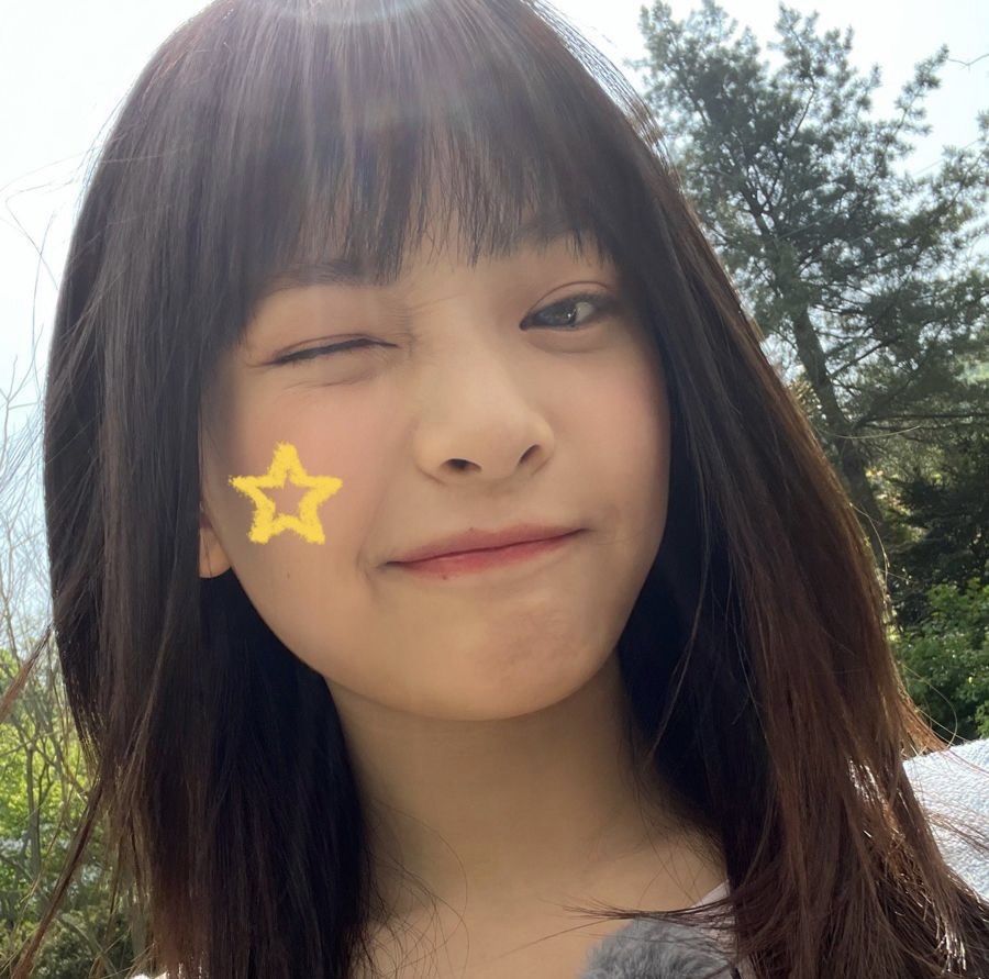 chuckvance489's tweet photo. ハニ NewJeansちゃんはこの時の自然な目元の表情も、全体の意図が汲み取られていて惹かれる… https://t.co/2lbCVeHh6H